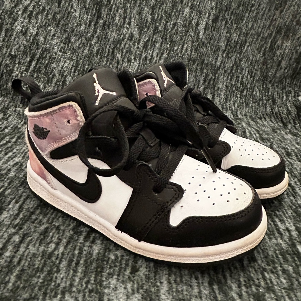 Jordan 1 Mid SE